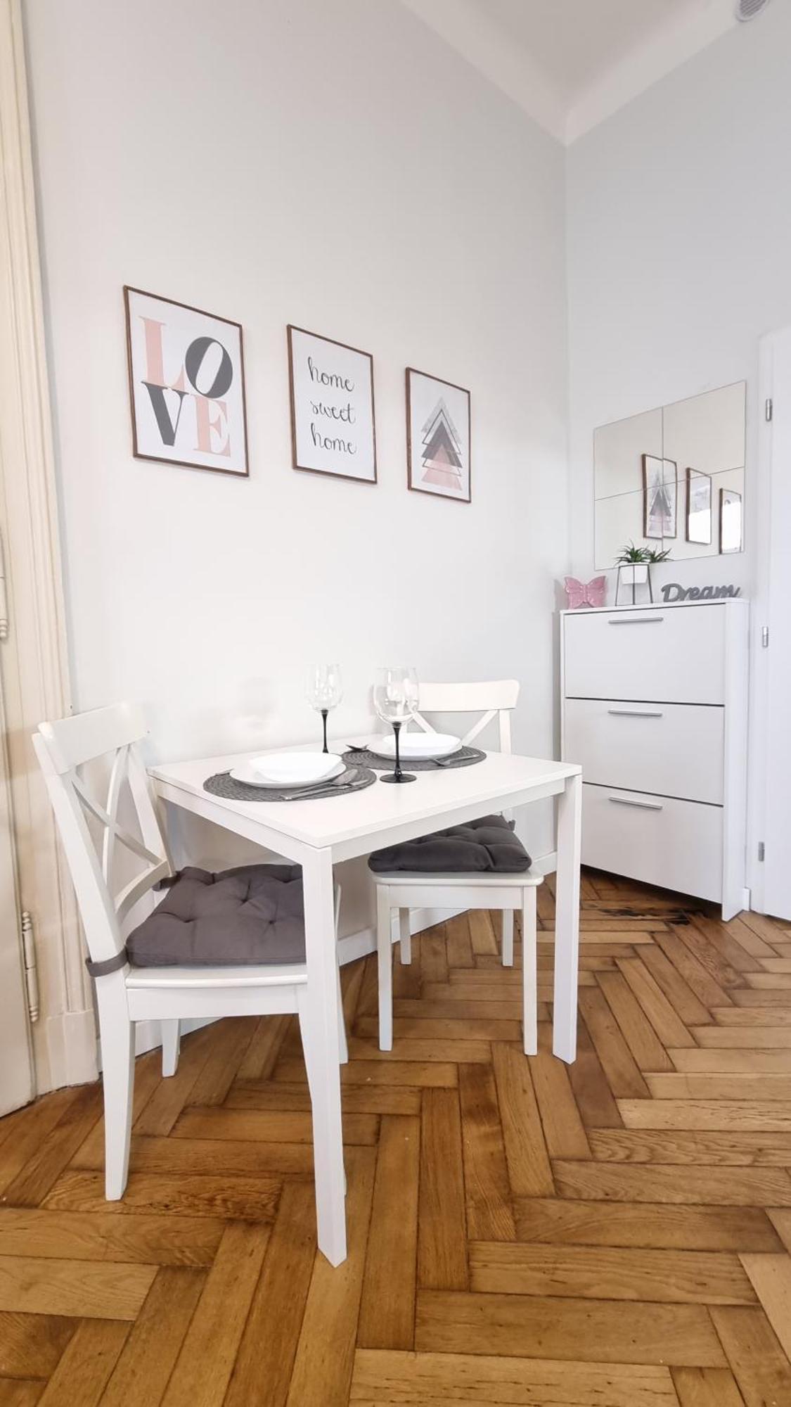 Finnem Rentals Florenc Praga Esterno foto