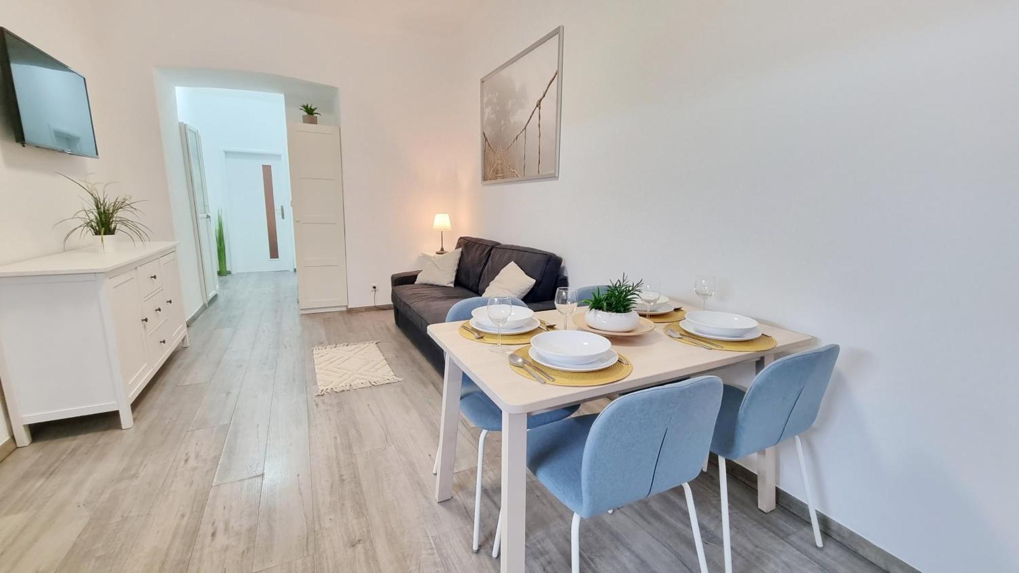 Finnem Rentals Florenc Praga Esterno foto